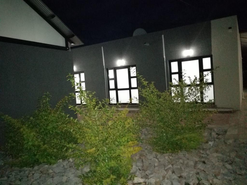 Tsumeb Guesthouse Kamho Eksteriør billede